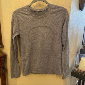 LULULEMON Women Gray Swiftly Tech Long Sleeve Athletic Shirt Size 6